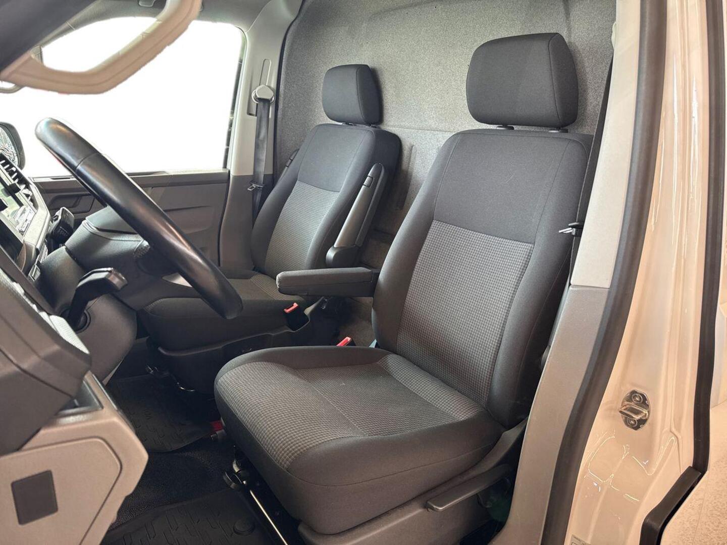 VOLKSWAGEN Transporter 2021