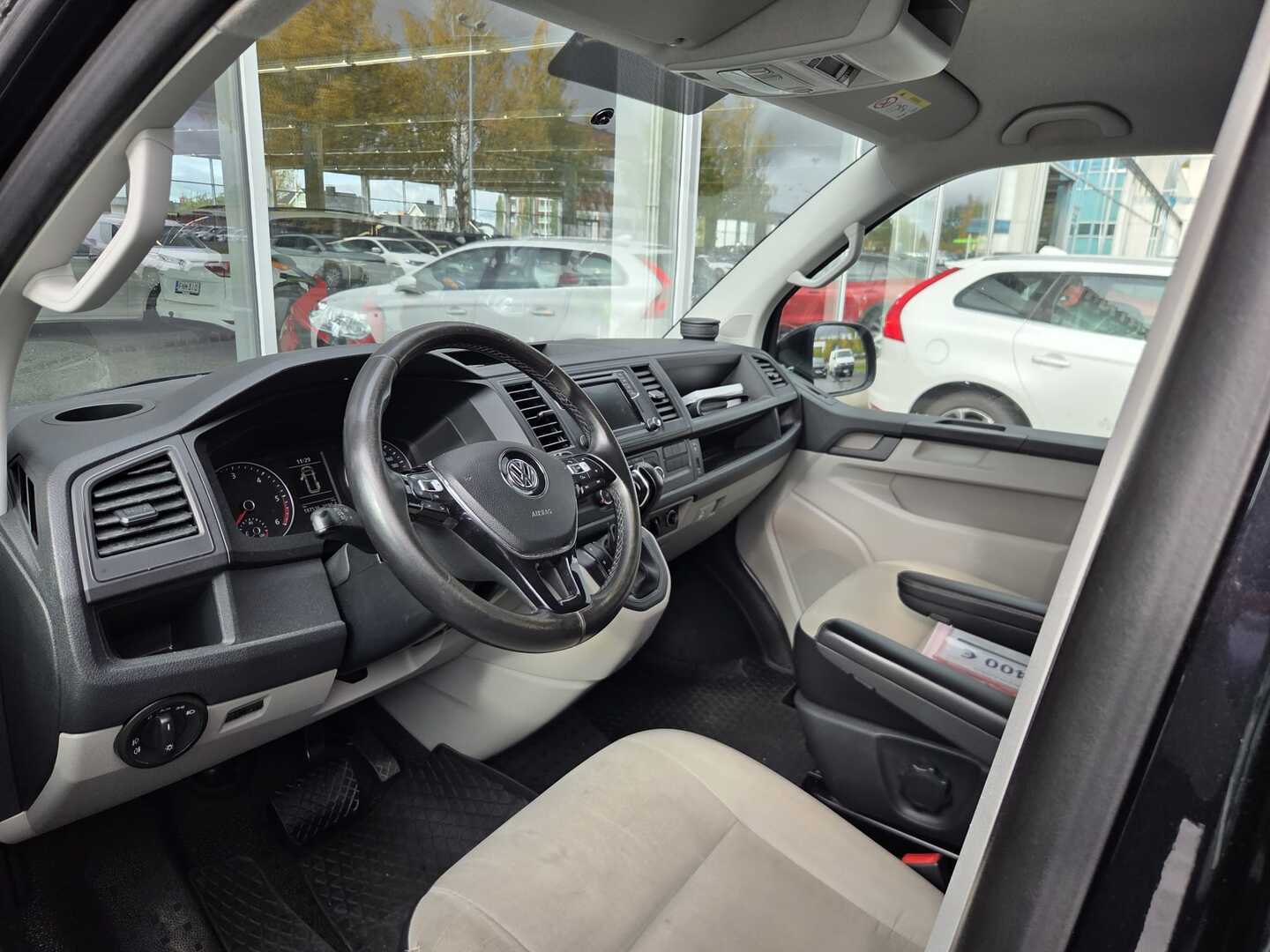 VOLKSWAGEN Transporter 2
