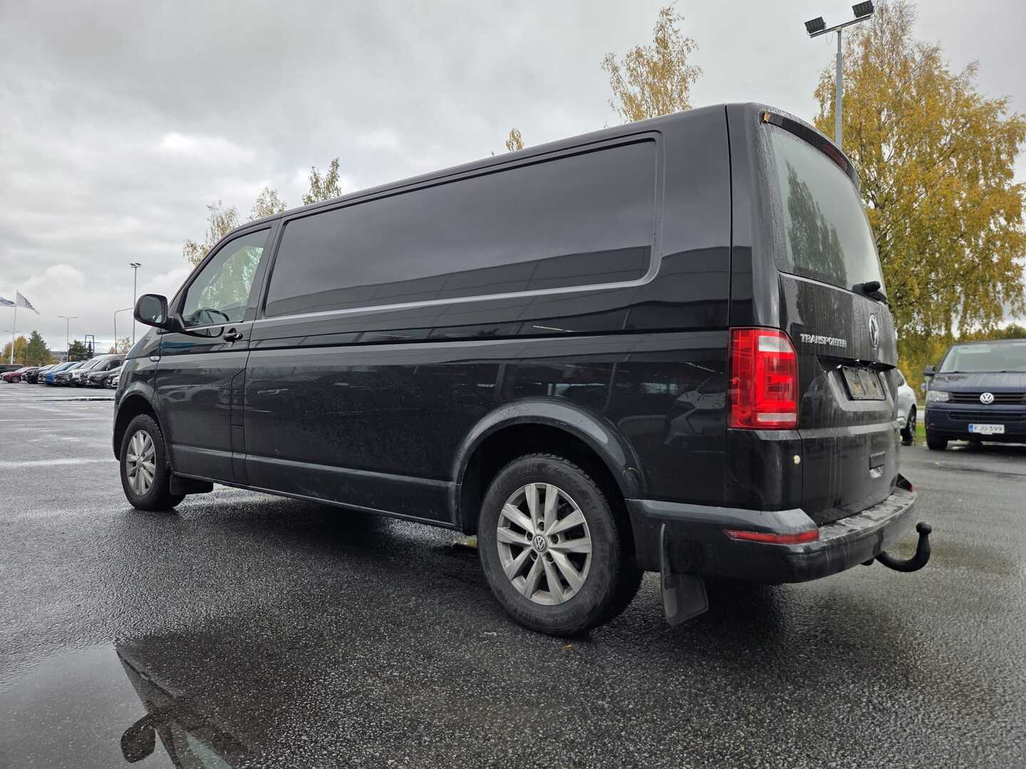 VOLKSWAGEN Transporter 8