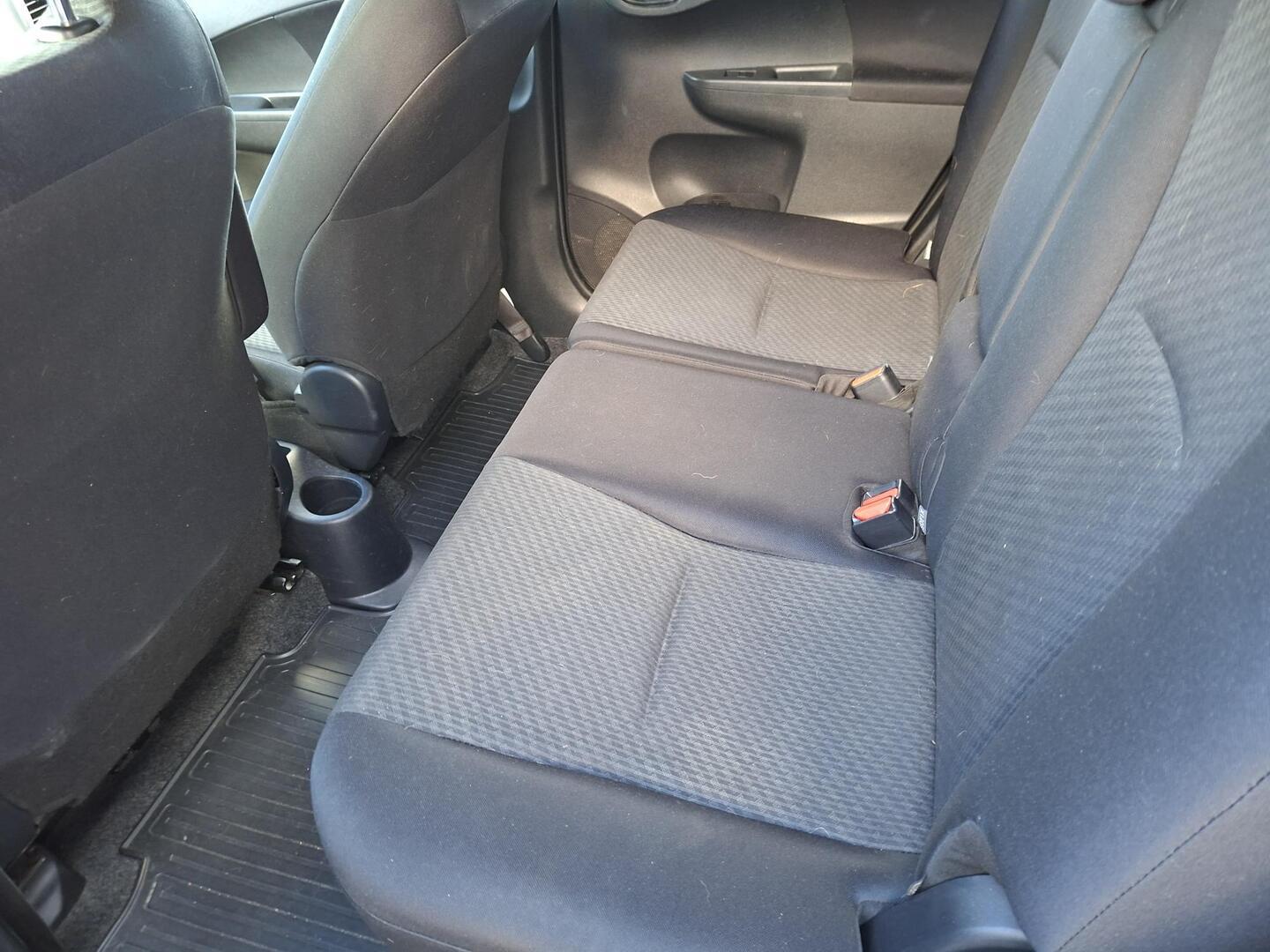 TOYOTA Verso-S 2011