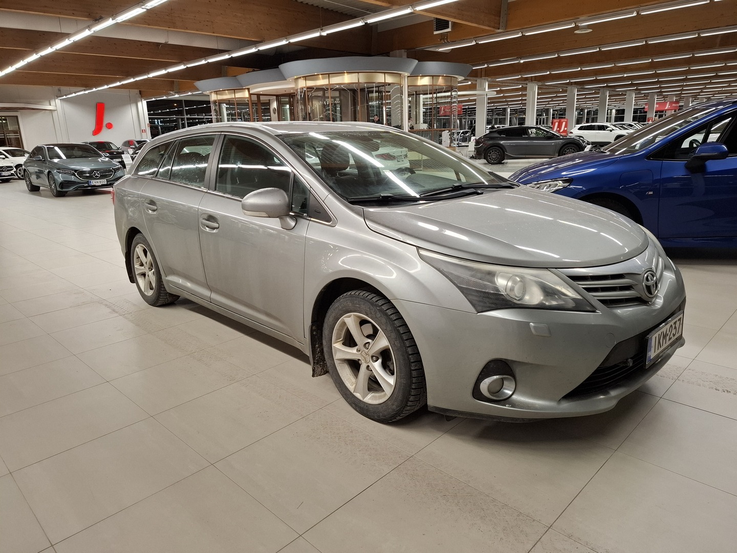 TOYOTA Avensis 2012
