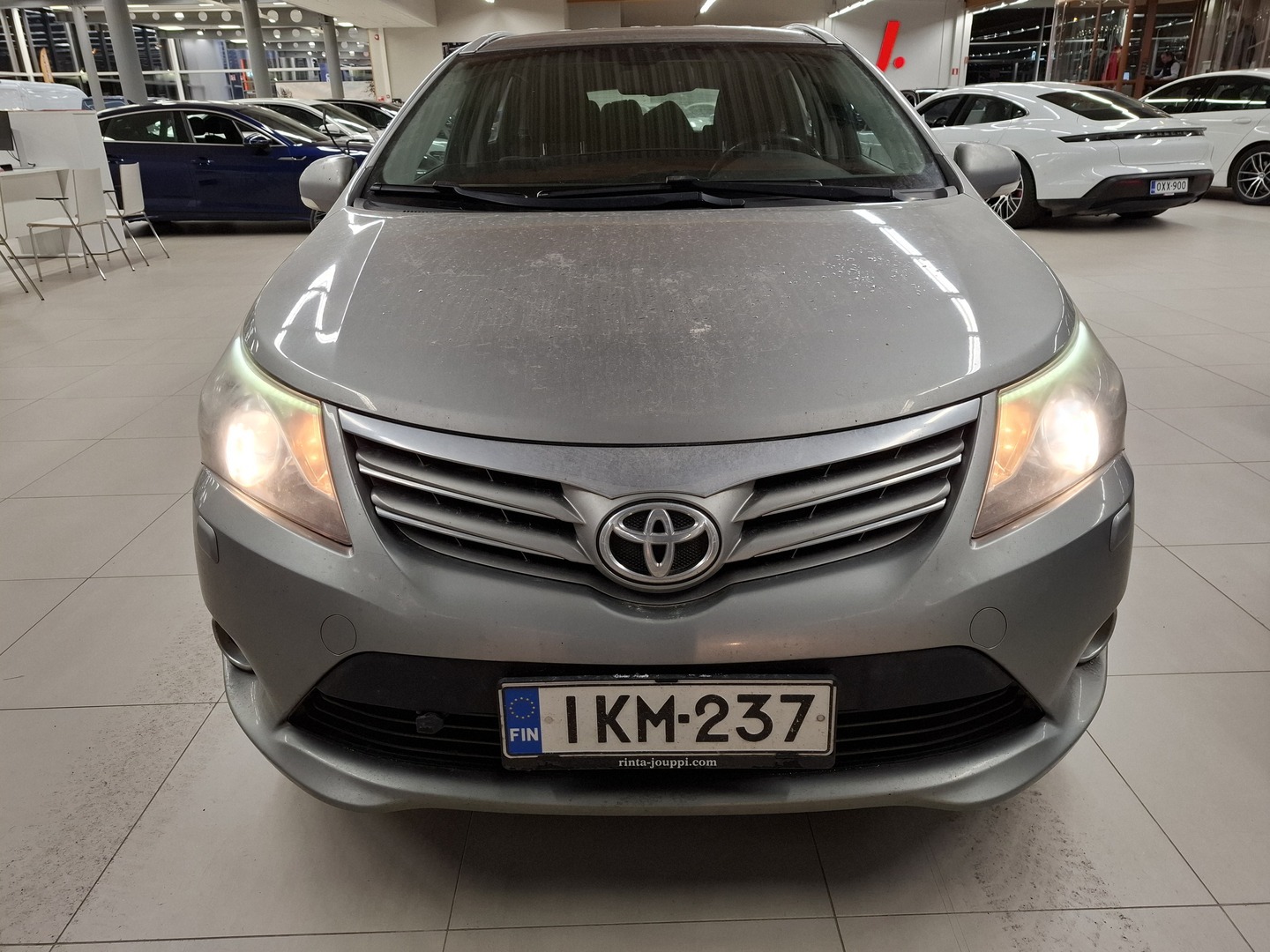 TOYOTA Avensis 2012
