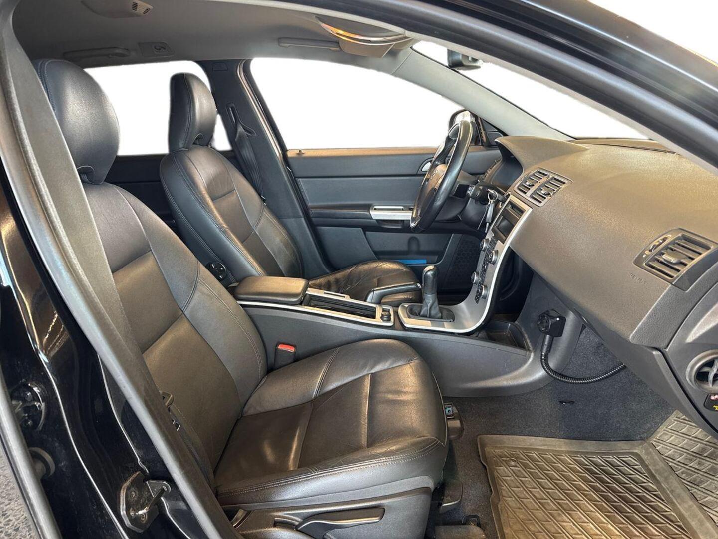 VOLVO V50 2012