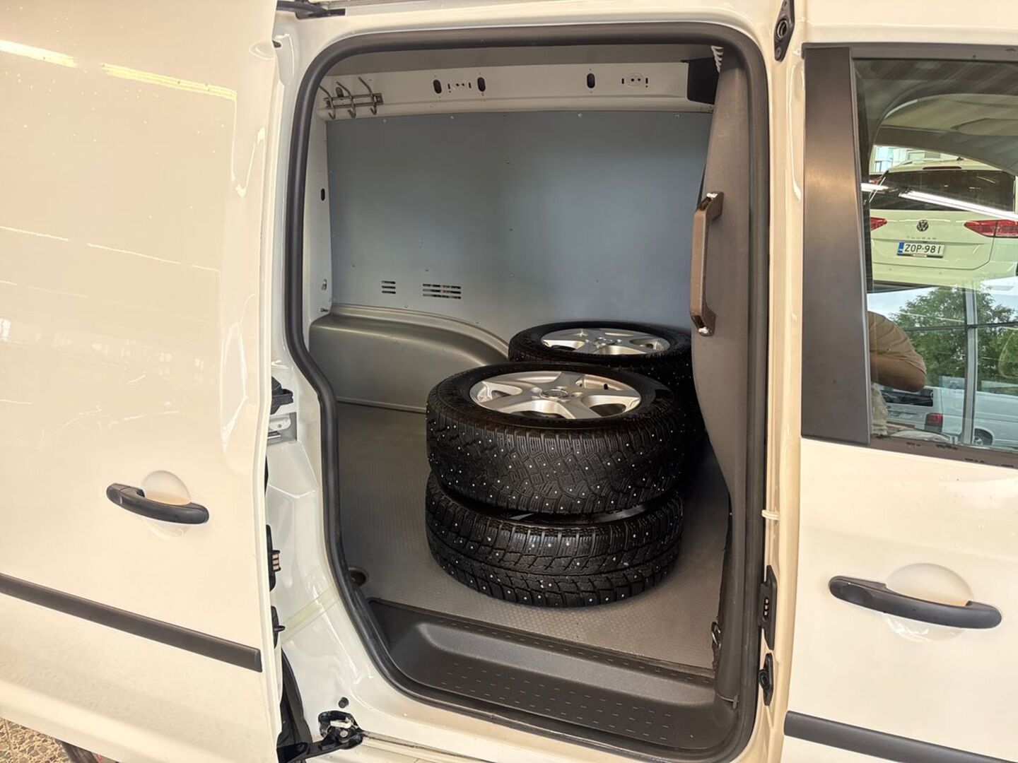 VOLKSWAGEN Caddy 2014