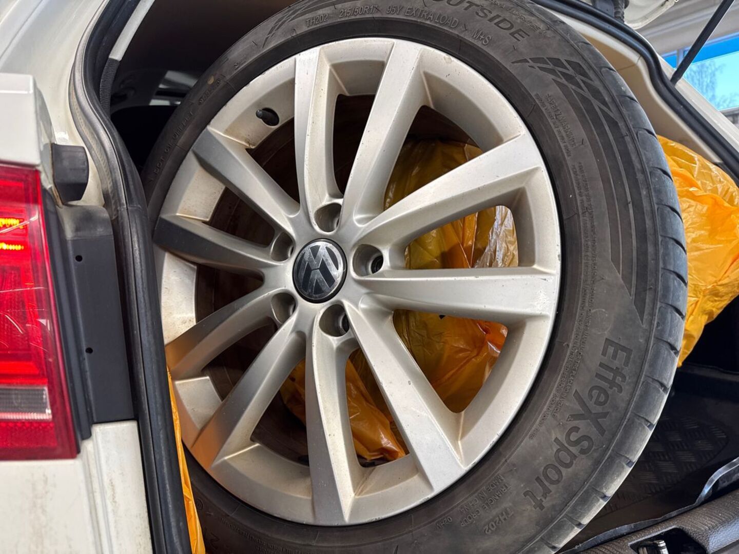 VOLKSWAGEN Passat 2014