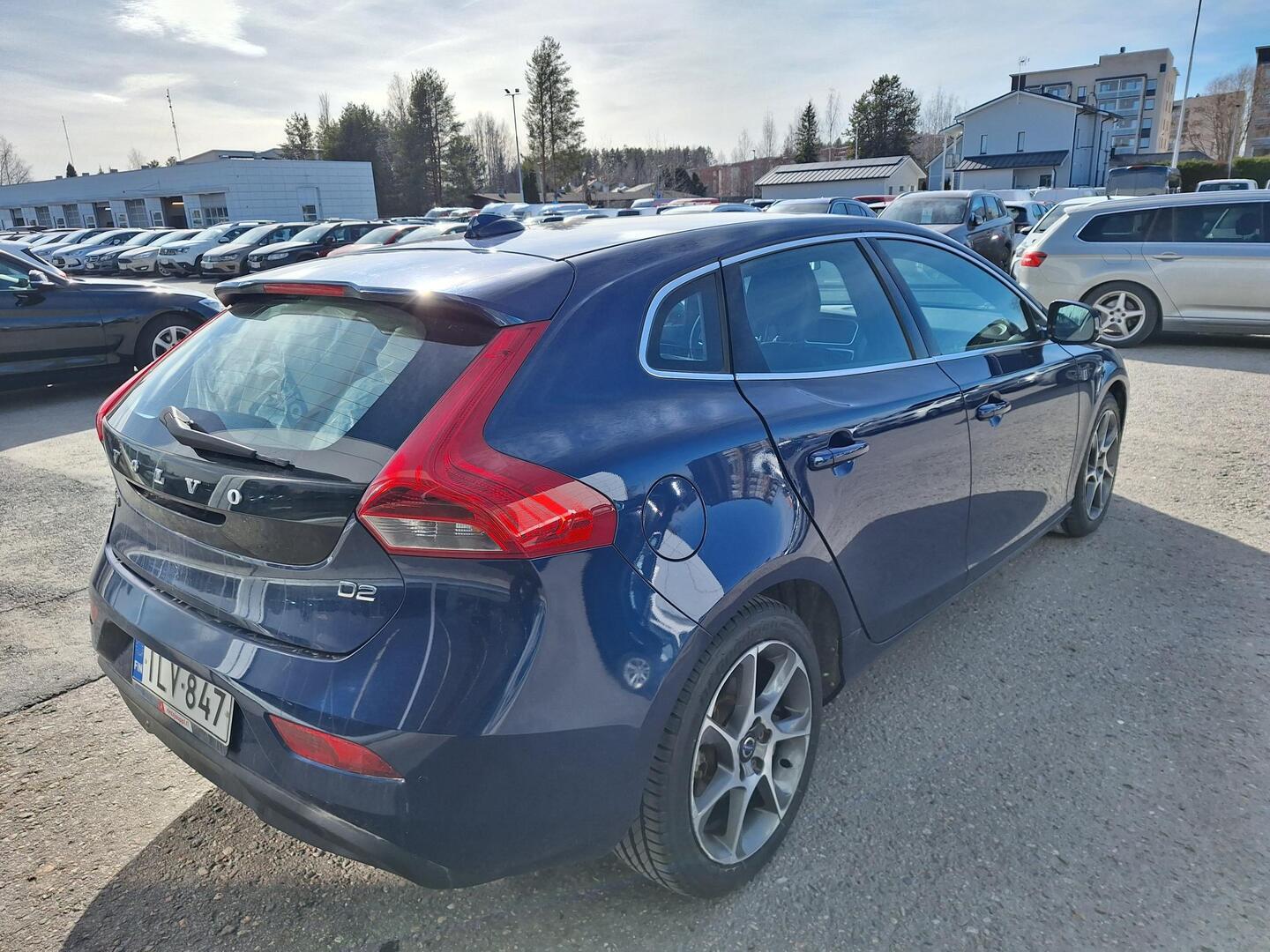 VOLVO V40 2015