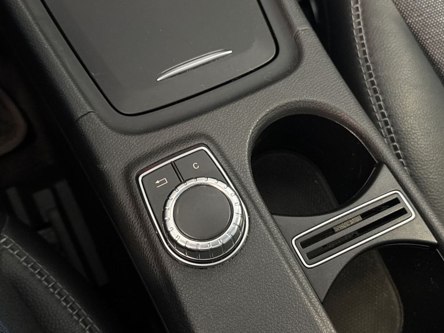 MERCEDES-BENZ GLA 2014