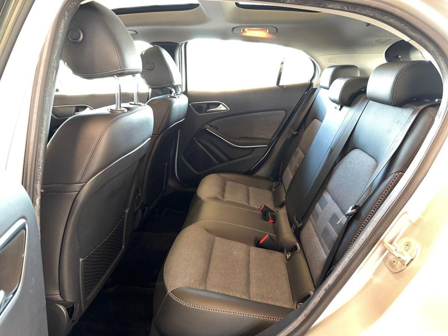 MERCEDES-BENZ GLA 2014