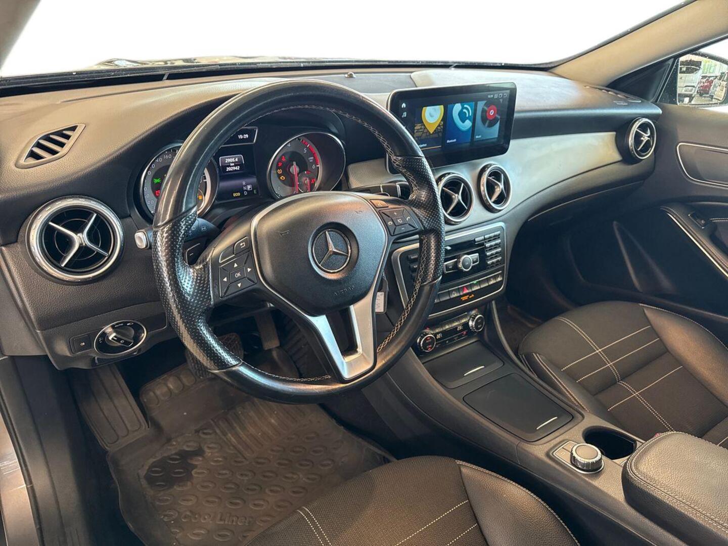 MERCEDES-BENZ GLA 2015