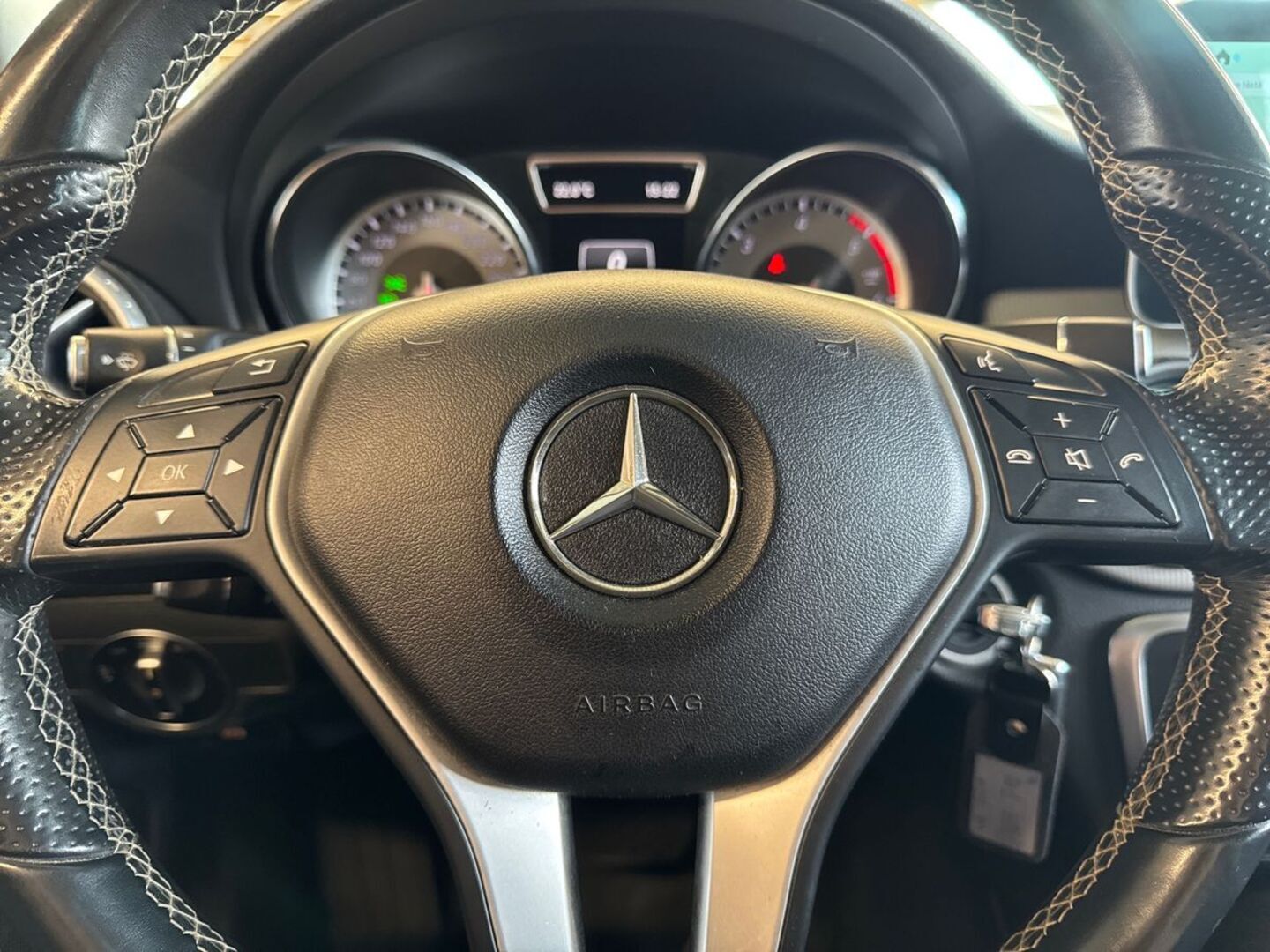 MERCEDES-BENZ GLA 2015