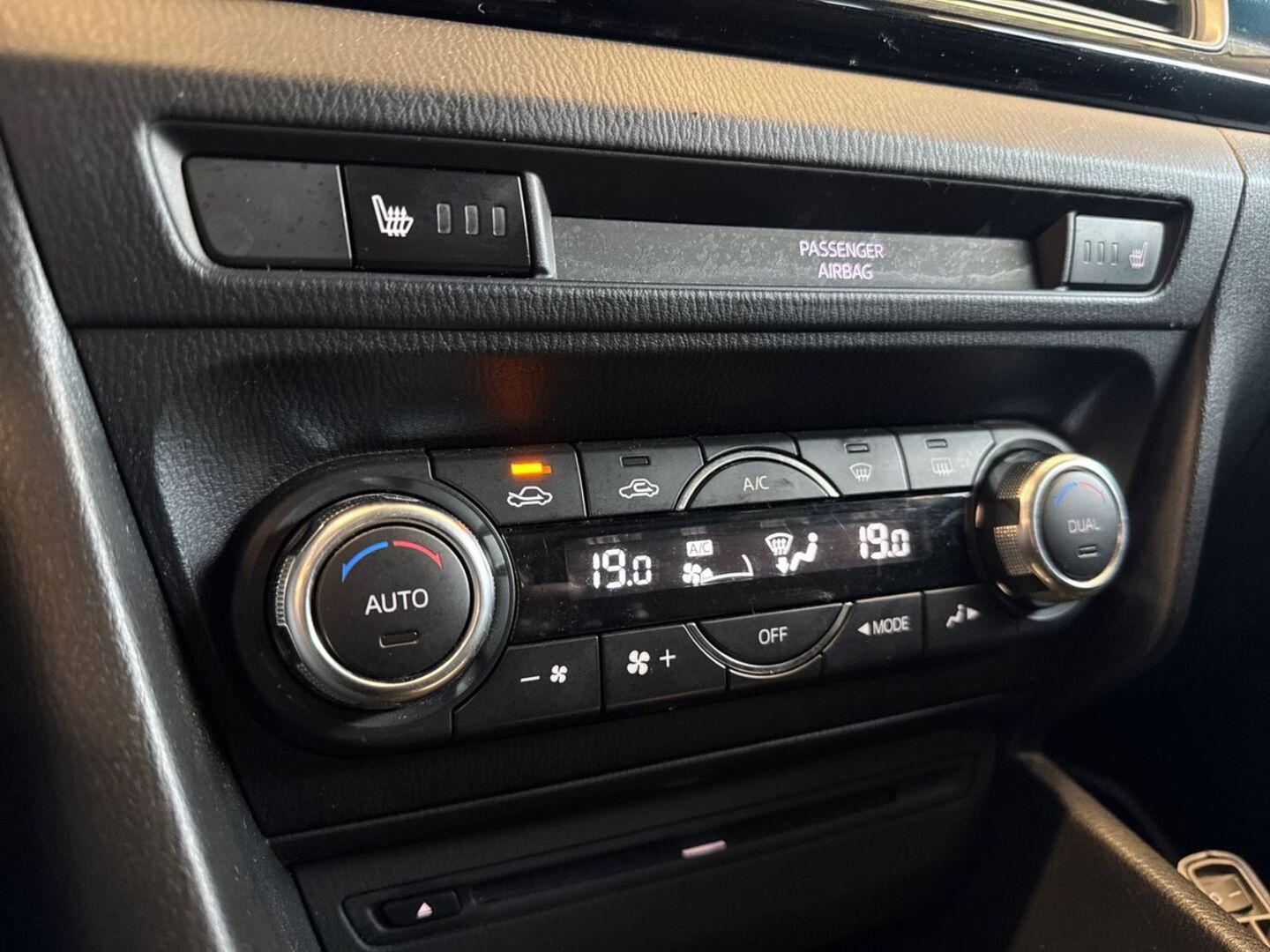MAZDA 3 2014
