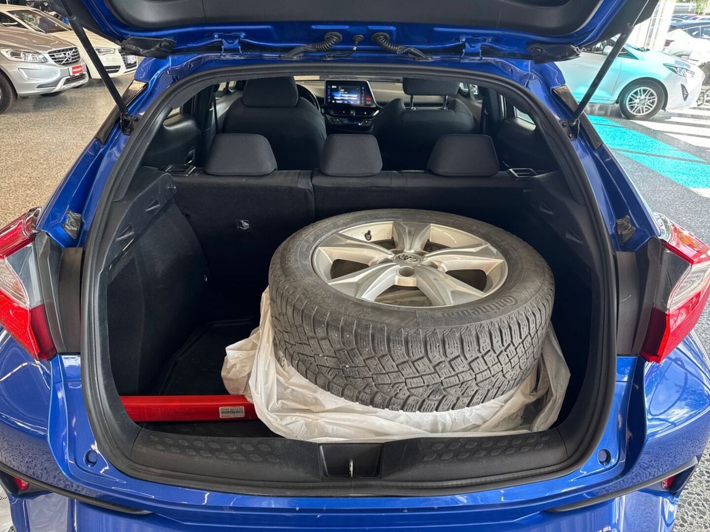 TOYOTA C-HR 2017