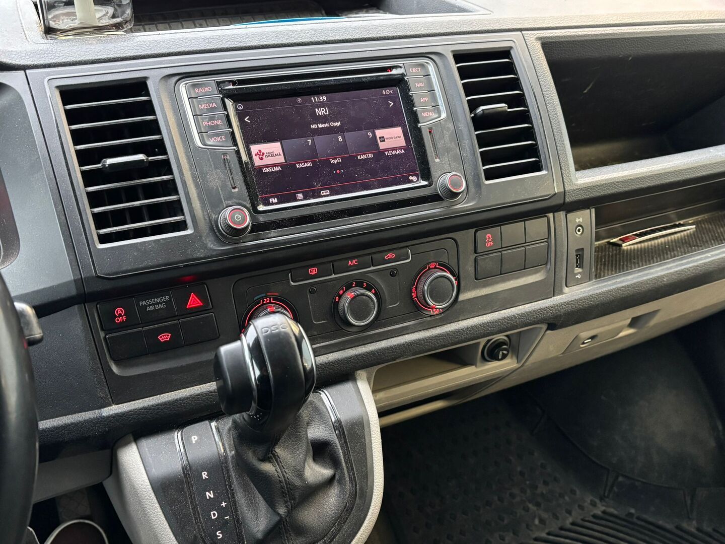 VOLKSWAGEN Transporter 2018