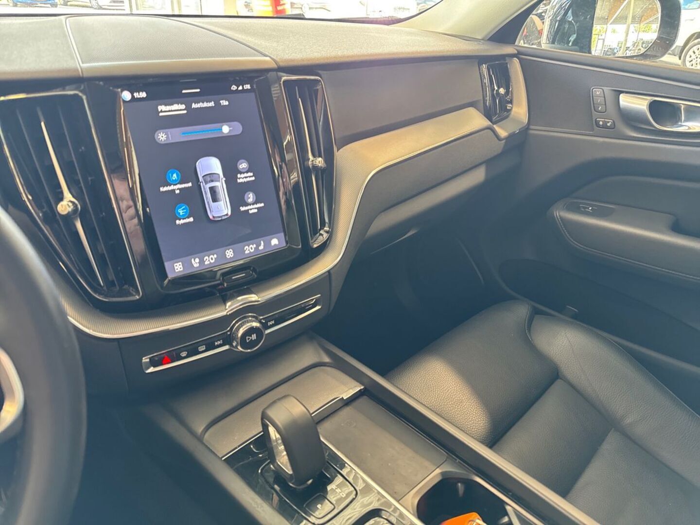 VOLVO XC60 17