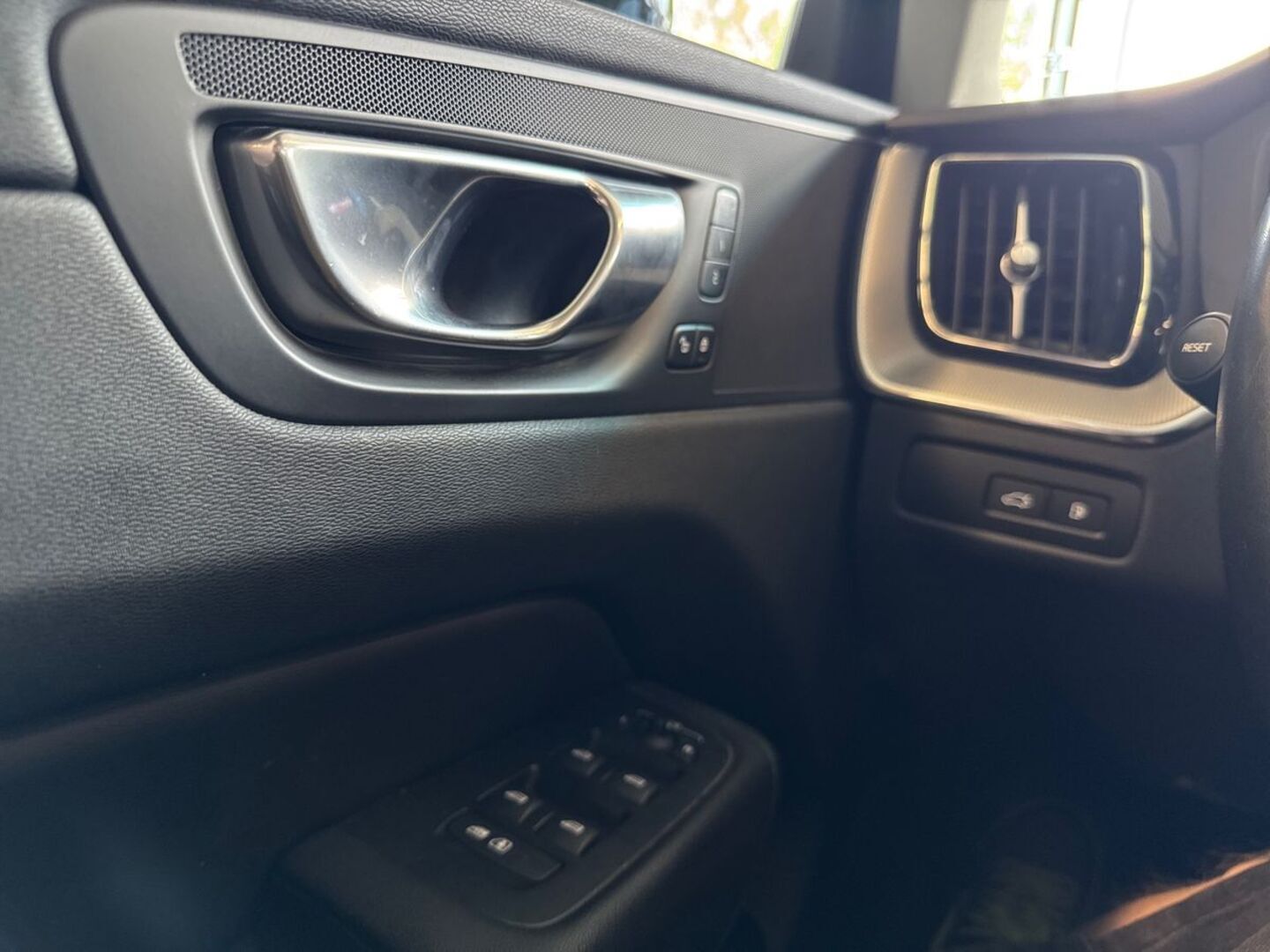 VOLVO XC60 21