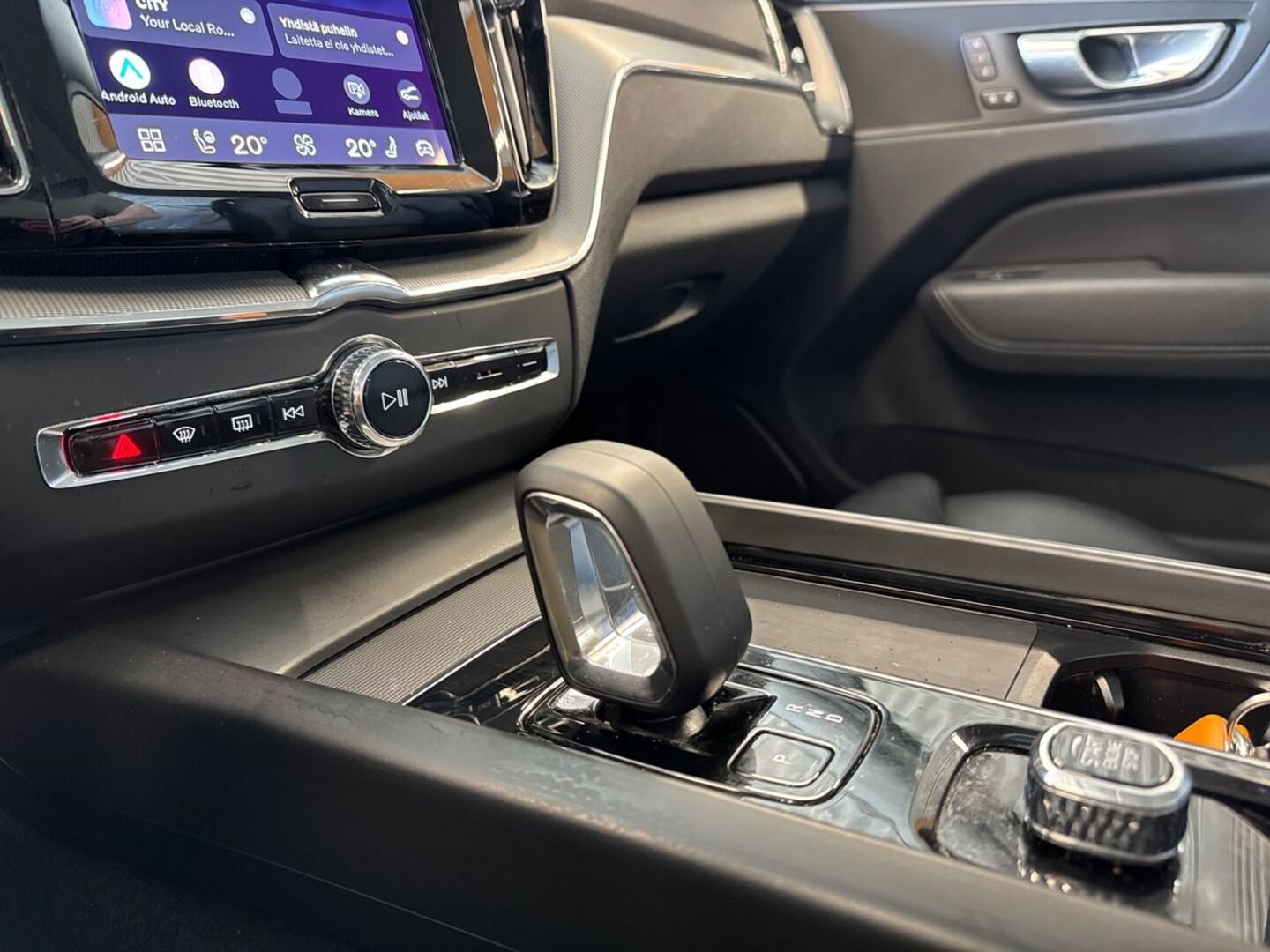 VOLVO XC60 23