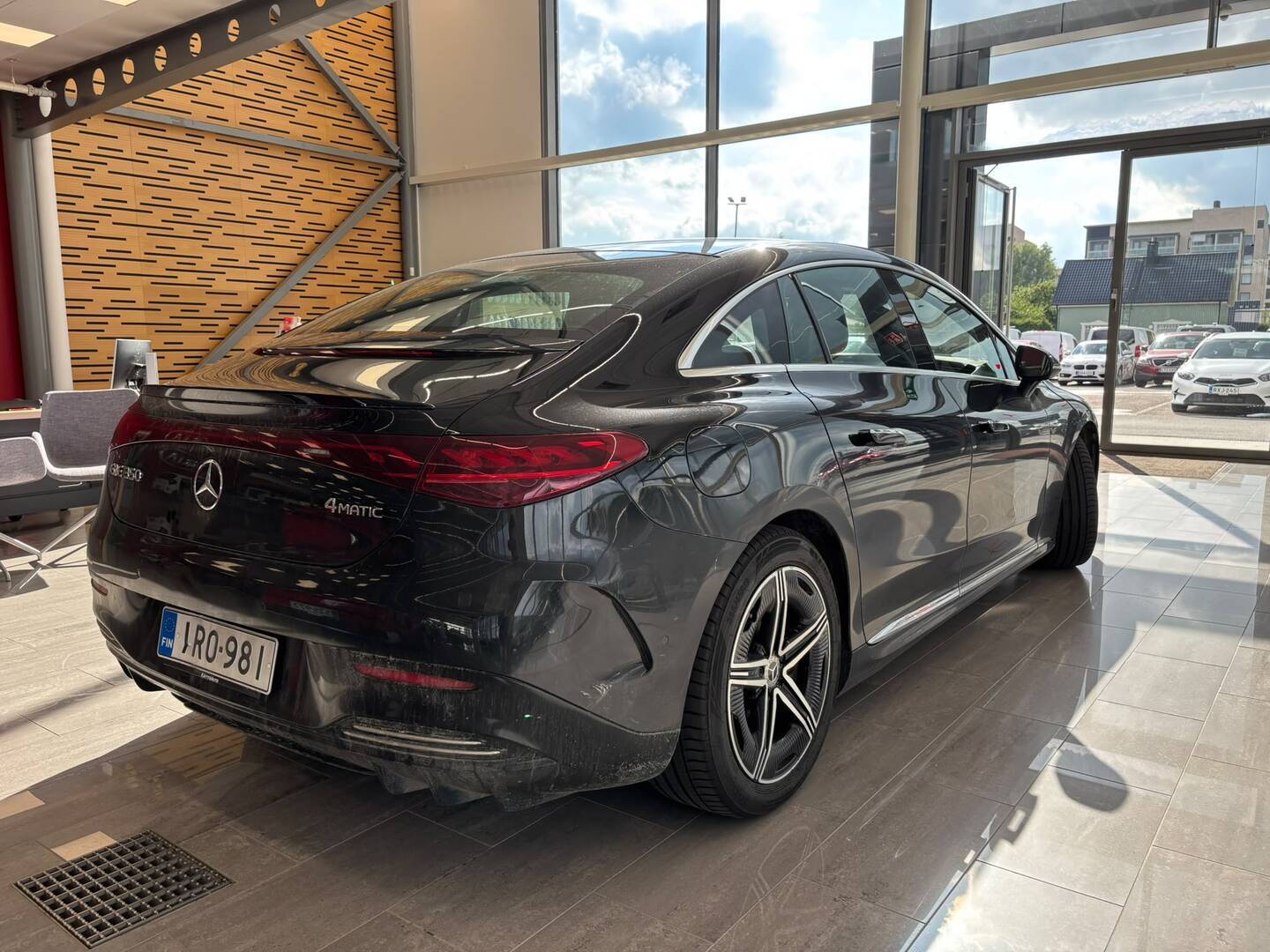 MERCEDES-BENZ EQE 2023