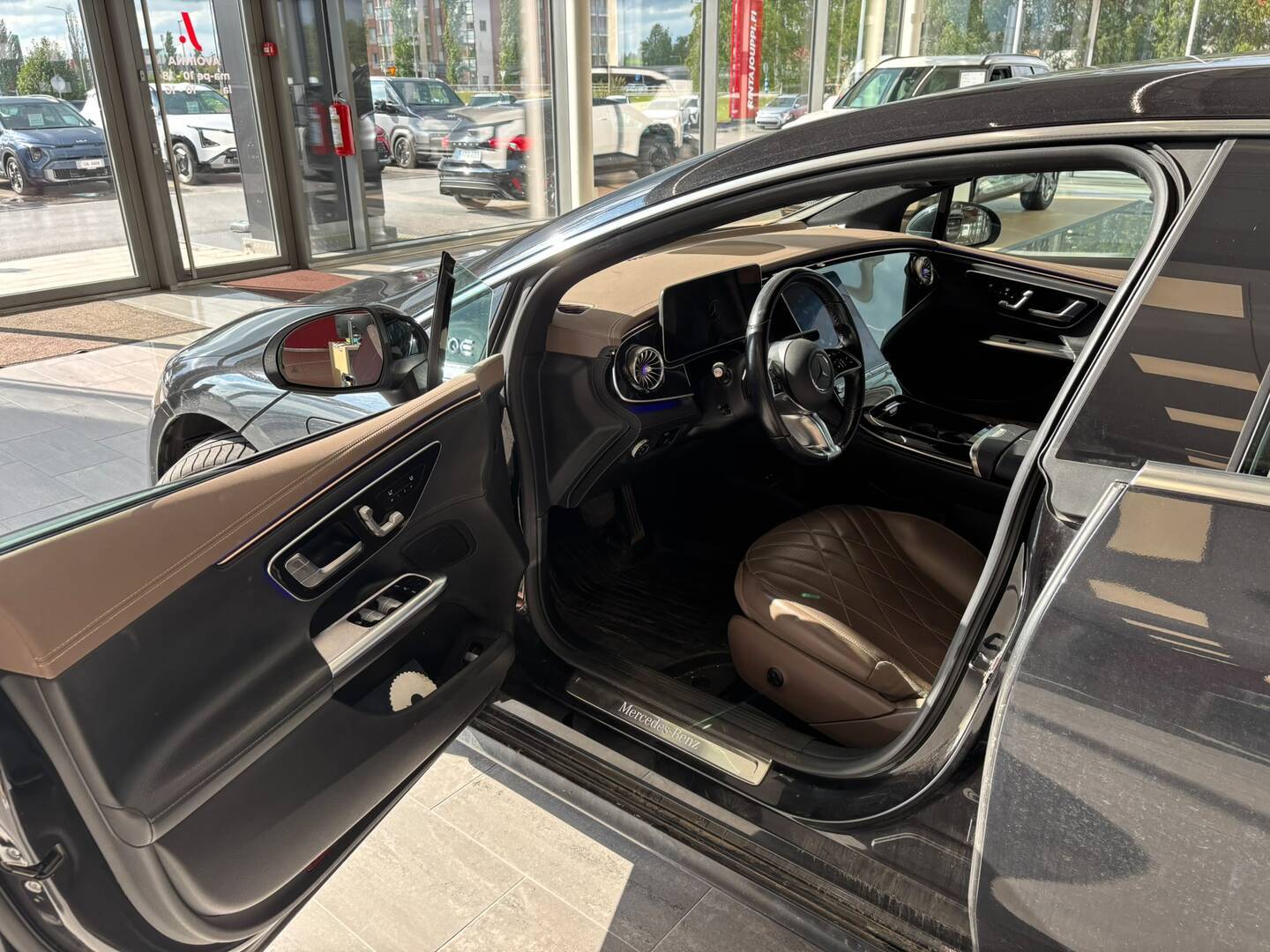 MERCEDES-BENZ EQE 2023