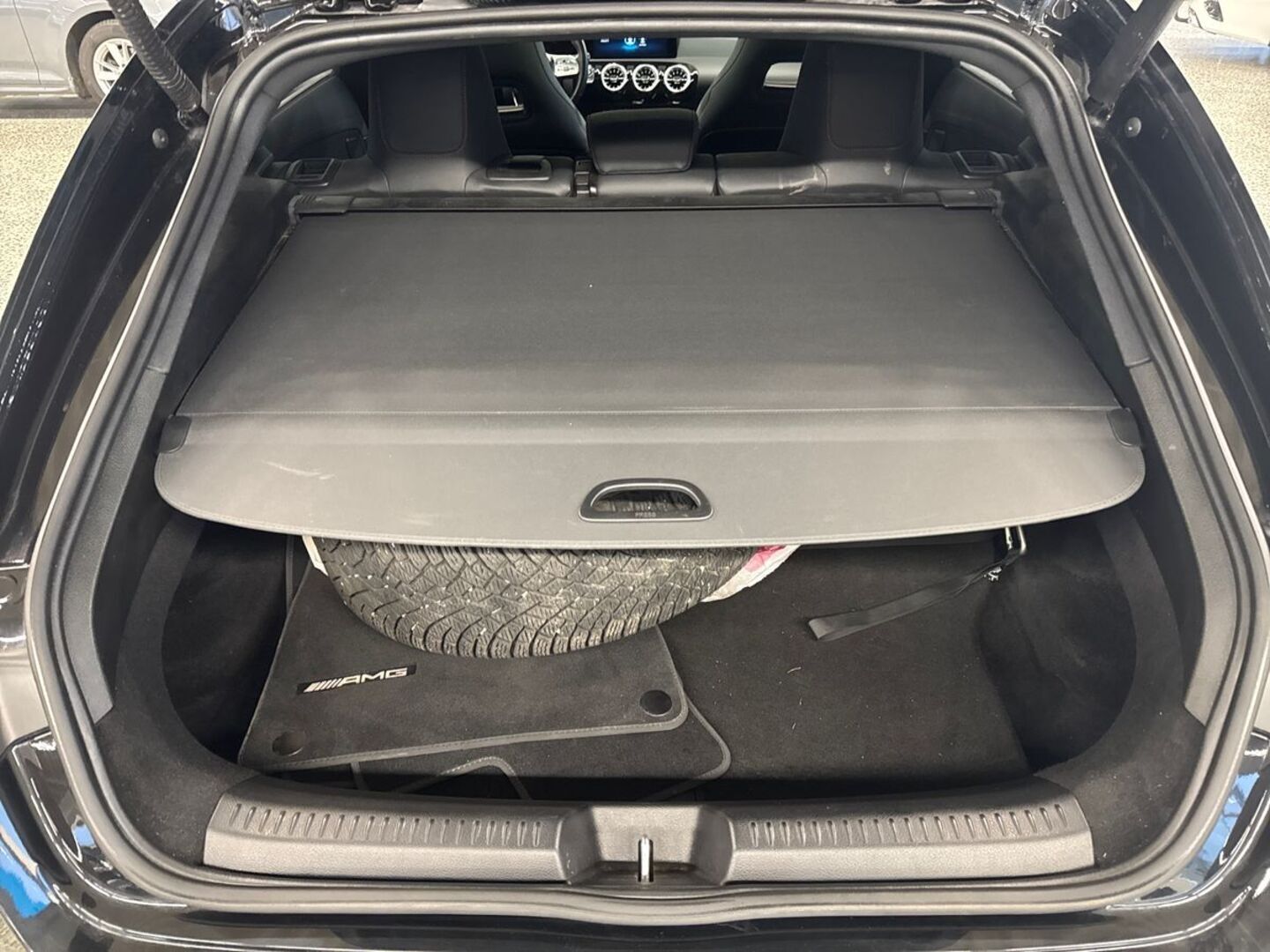 MERCEDES-BENZ CLA 11