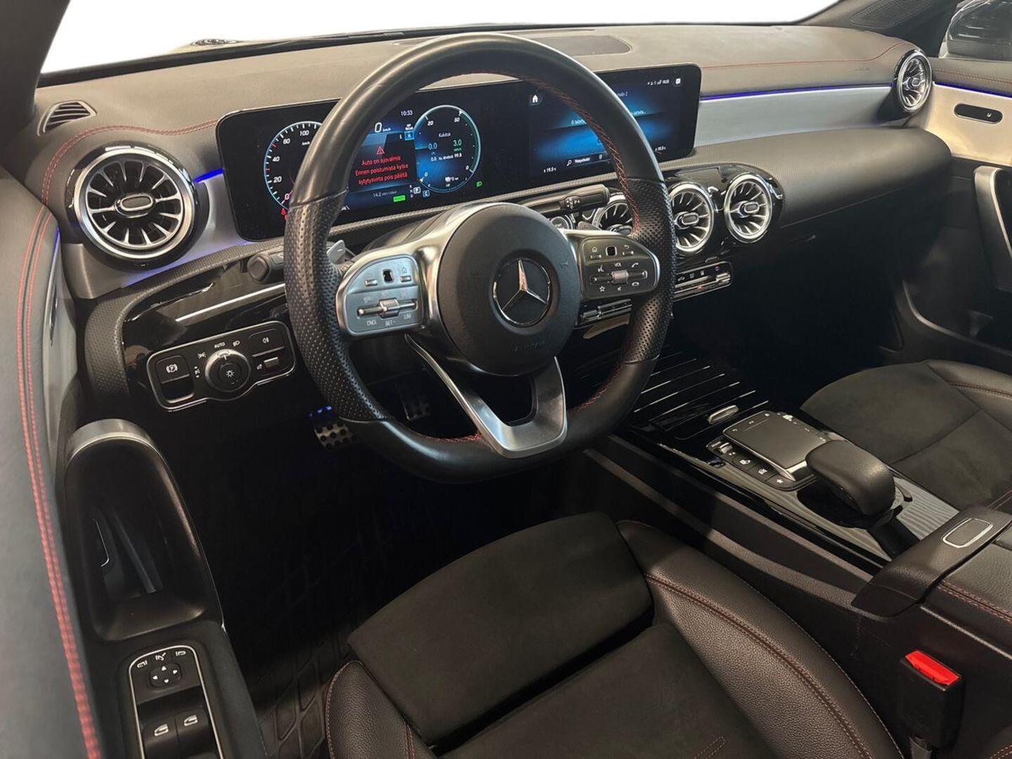 MERCEDES-BENZ CLA 7