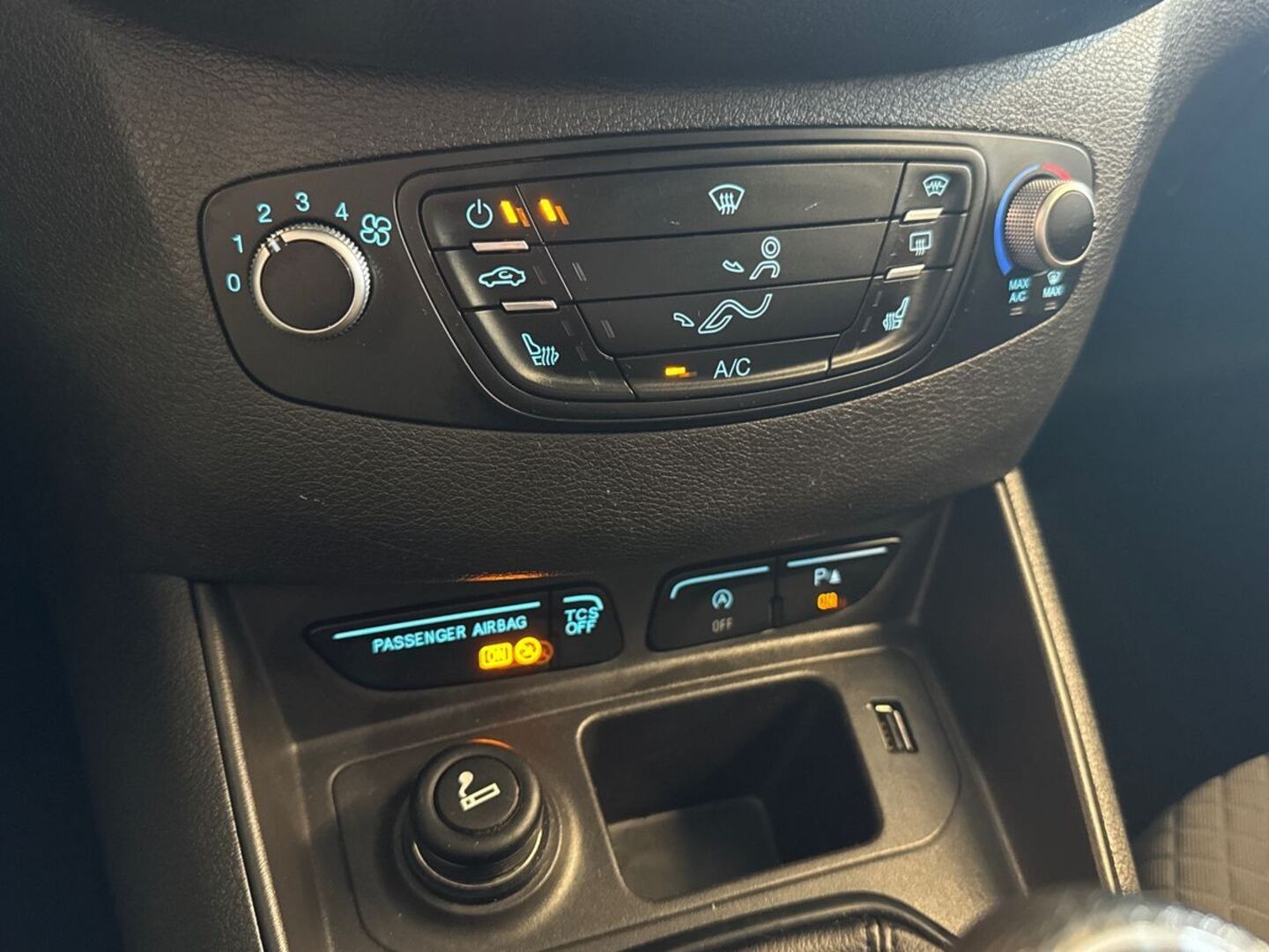 FORD Tourneo Courier 2020