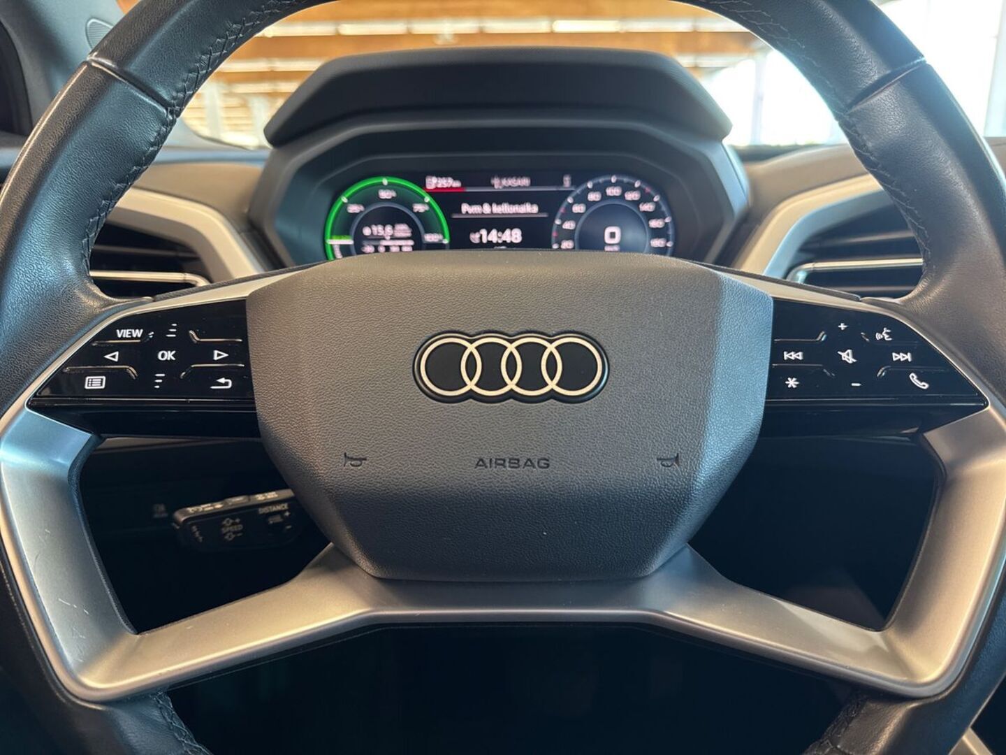 AUDI Q4 e-tron 14