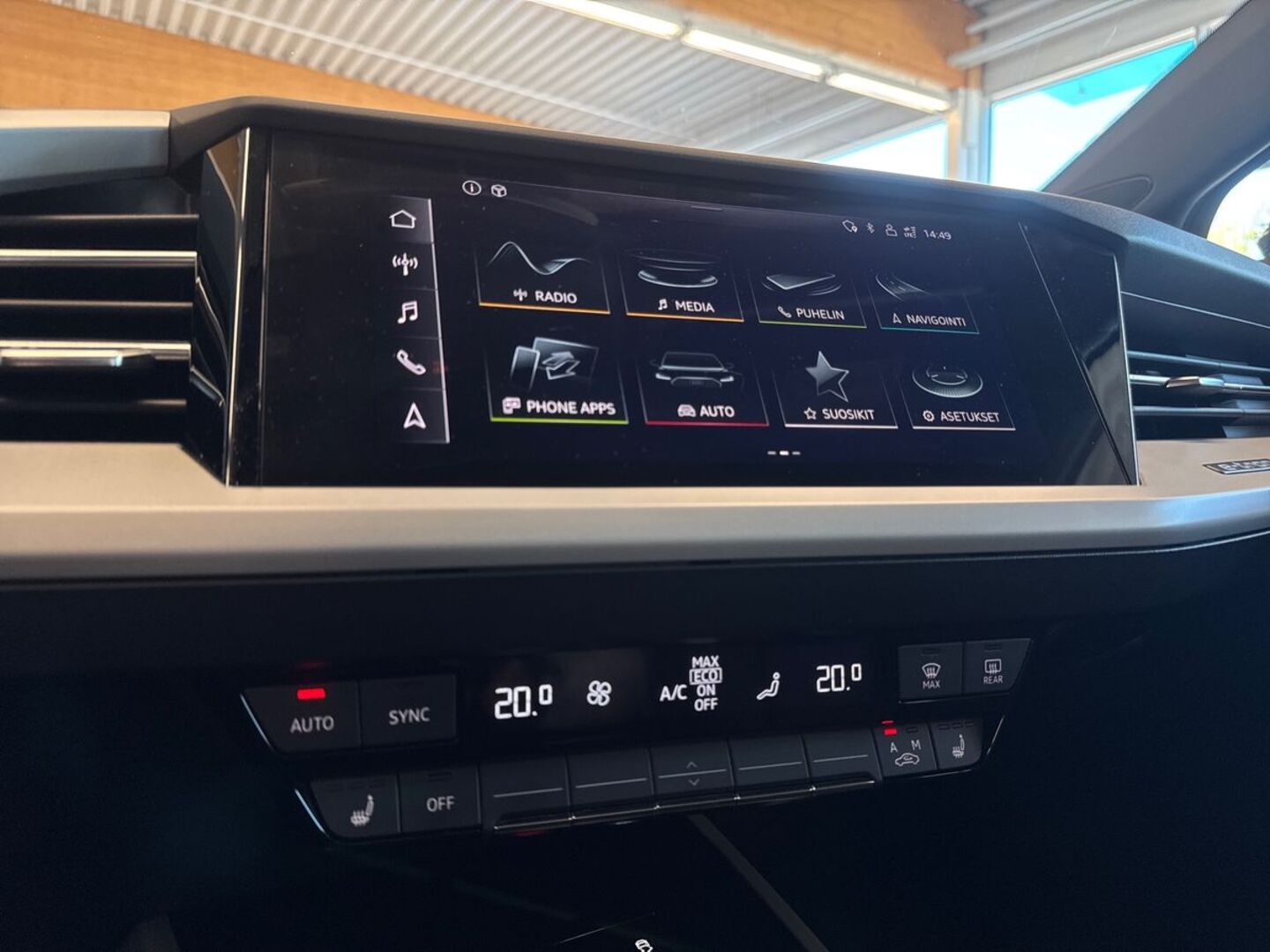 AUDI Q4 e-tron 18