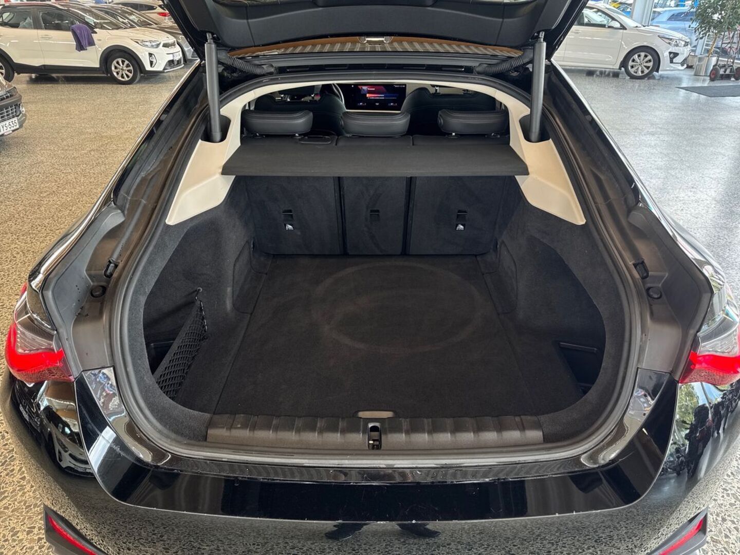 BMW i4 11
