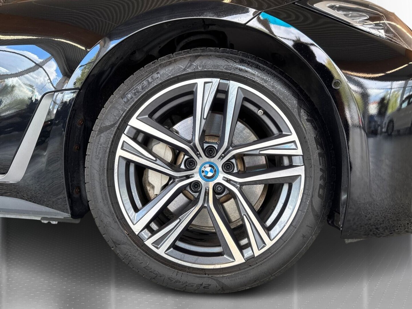 BMW i4 13