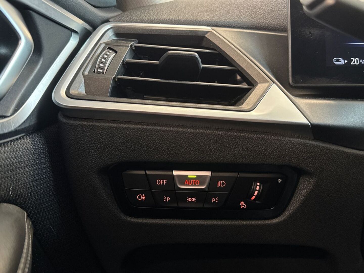 BMW i4 18