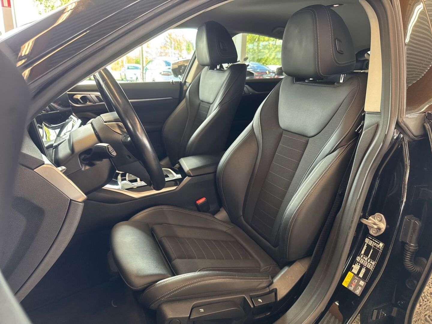 BMW i4 25