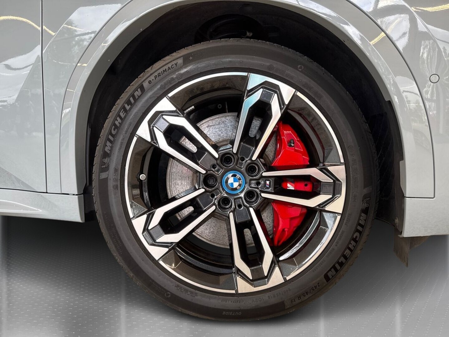 BMW iX2 13