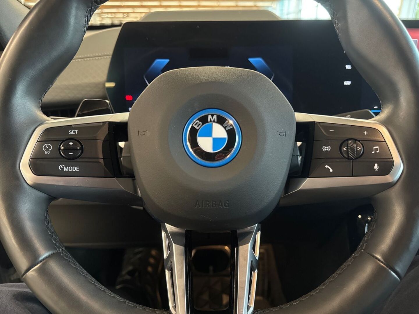 BMW iX2 17
