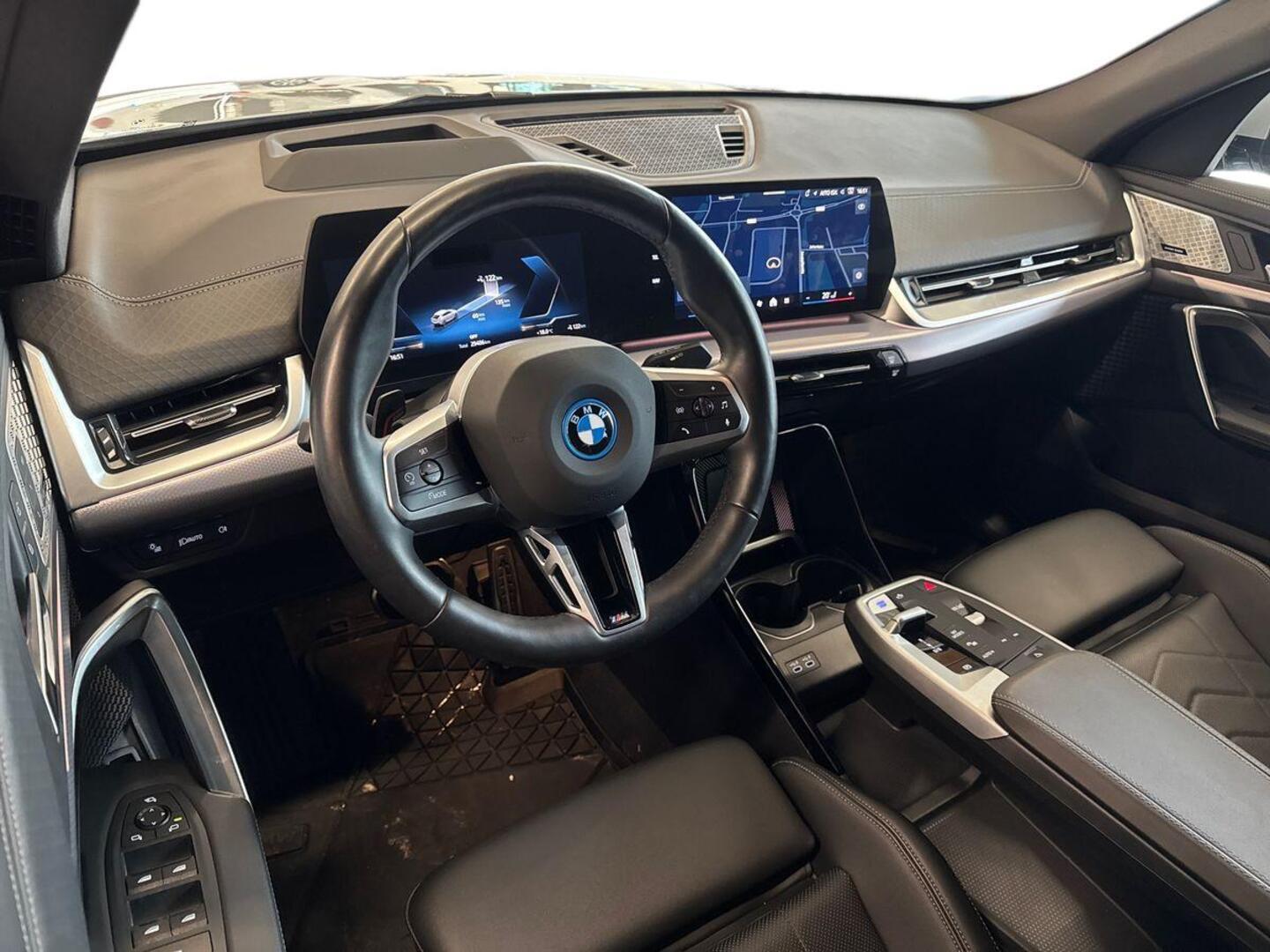 BMW iX2 7