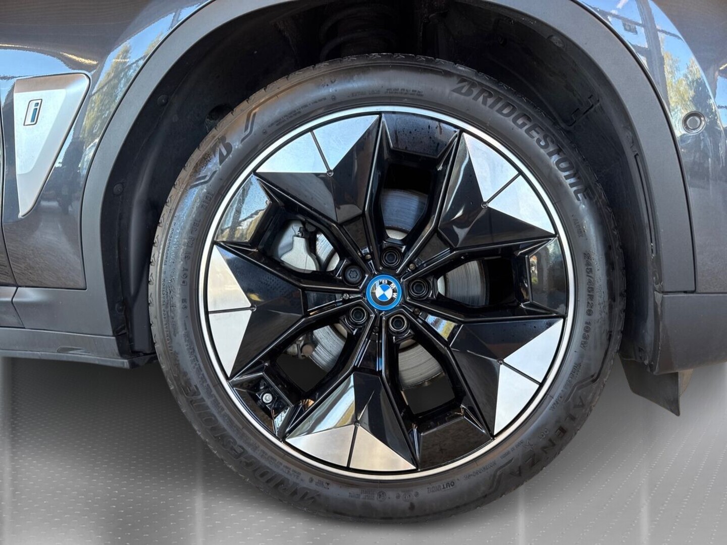 BMW iX3 13