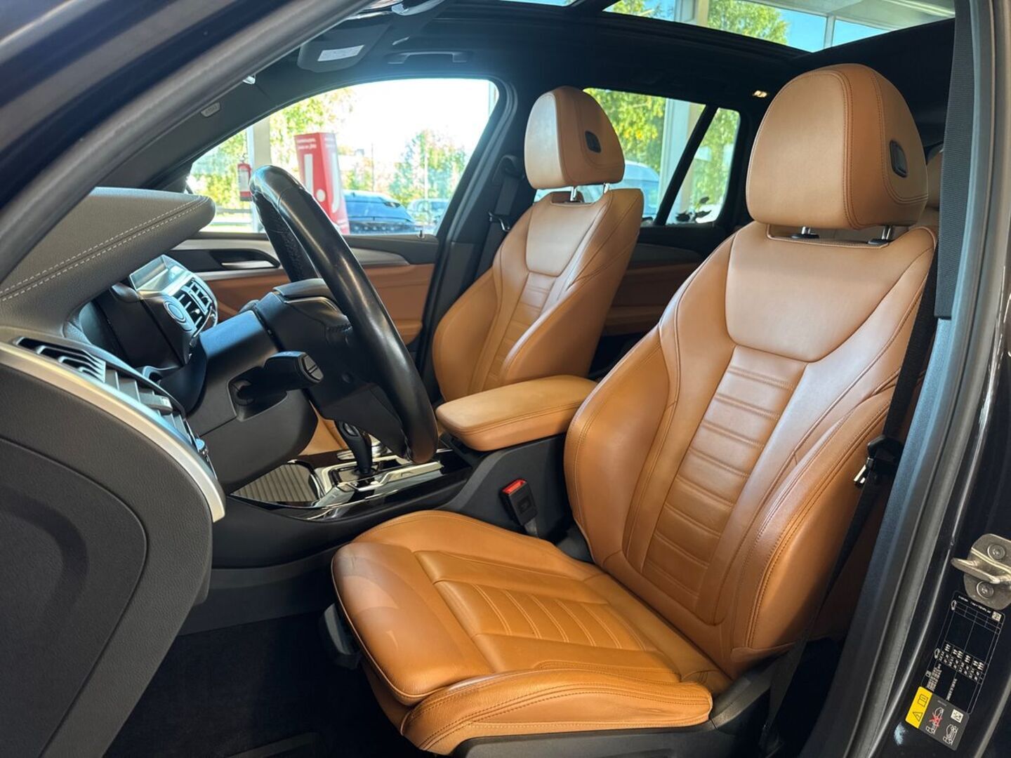BMW iX3 26