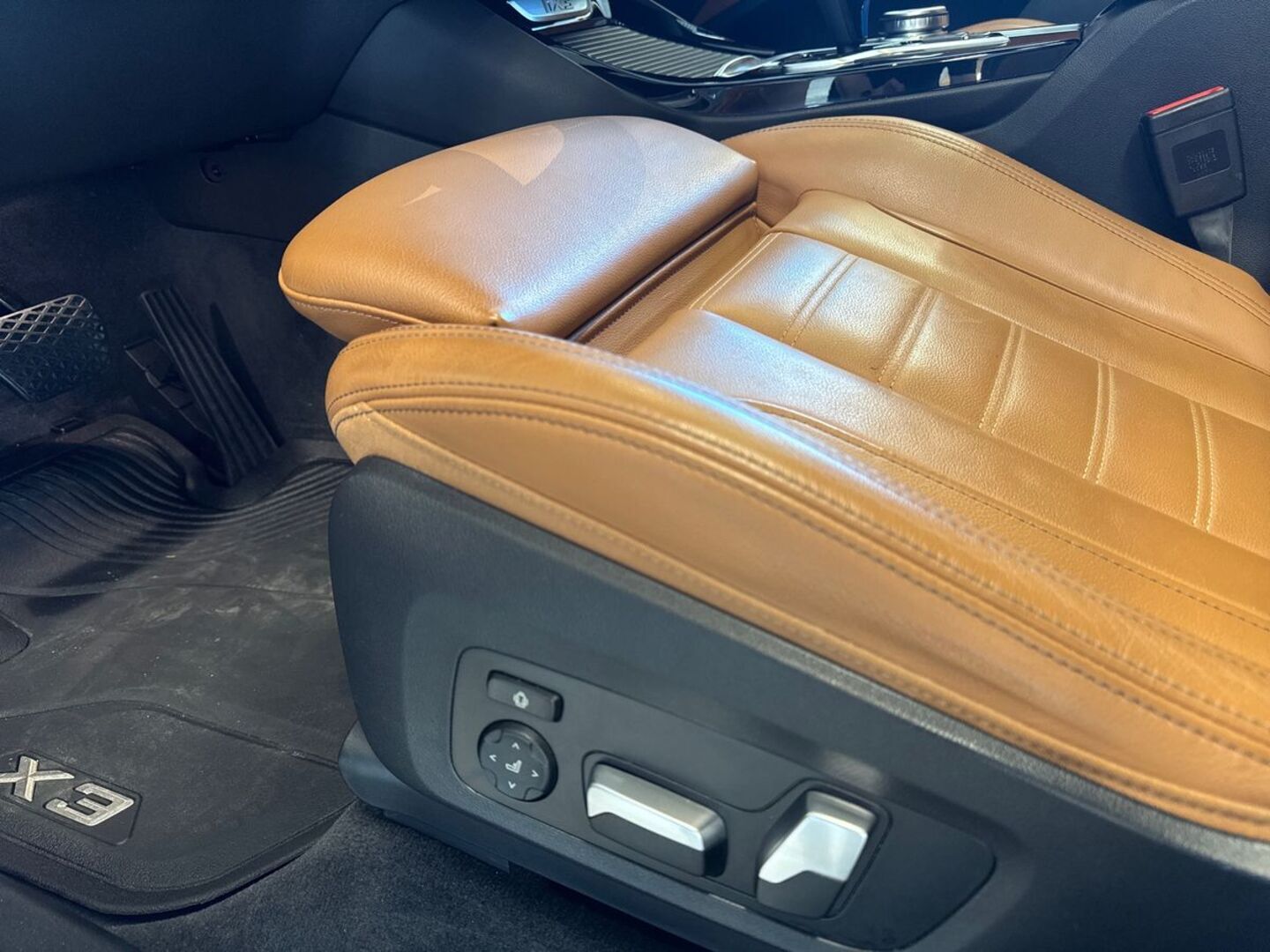 BMW iX3 27