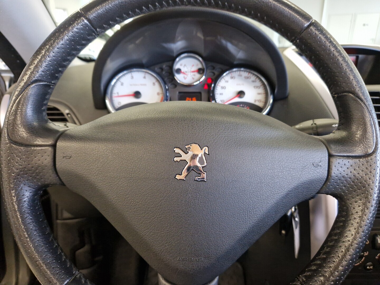 PEUGEOT 207 2008