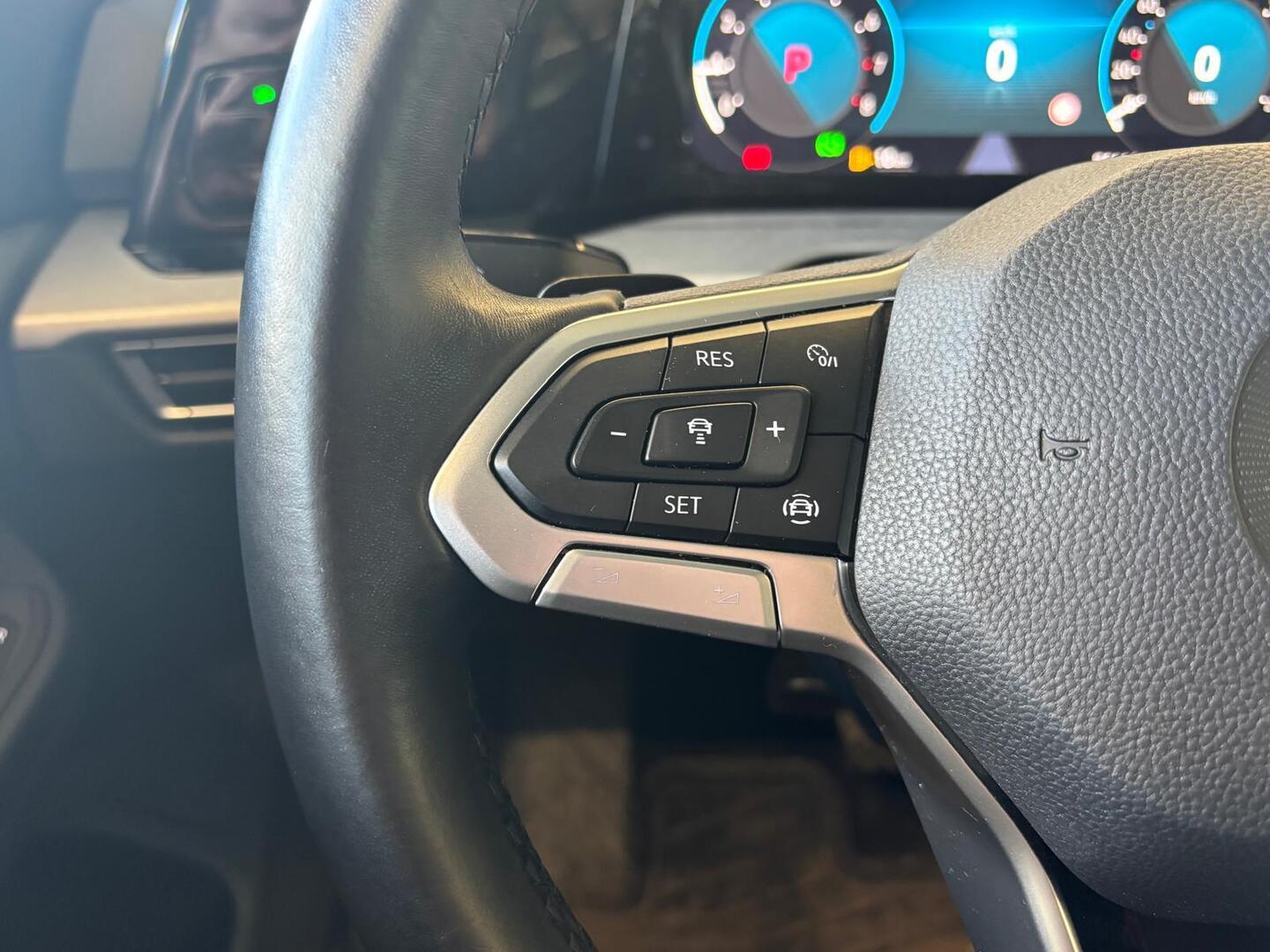 VOLKSWAGEN Golf 2020