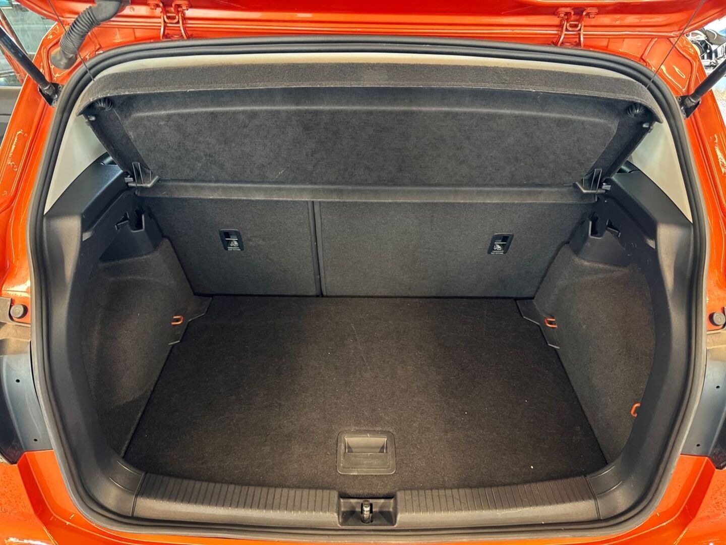 VOLKSWAGEN T-Cross 11