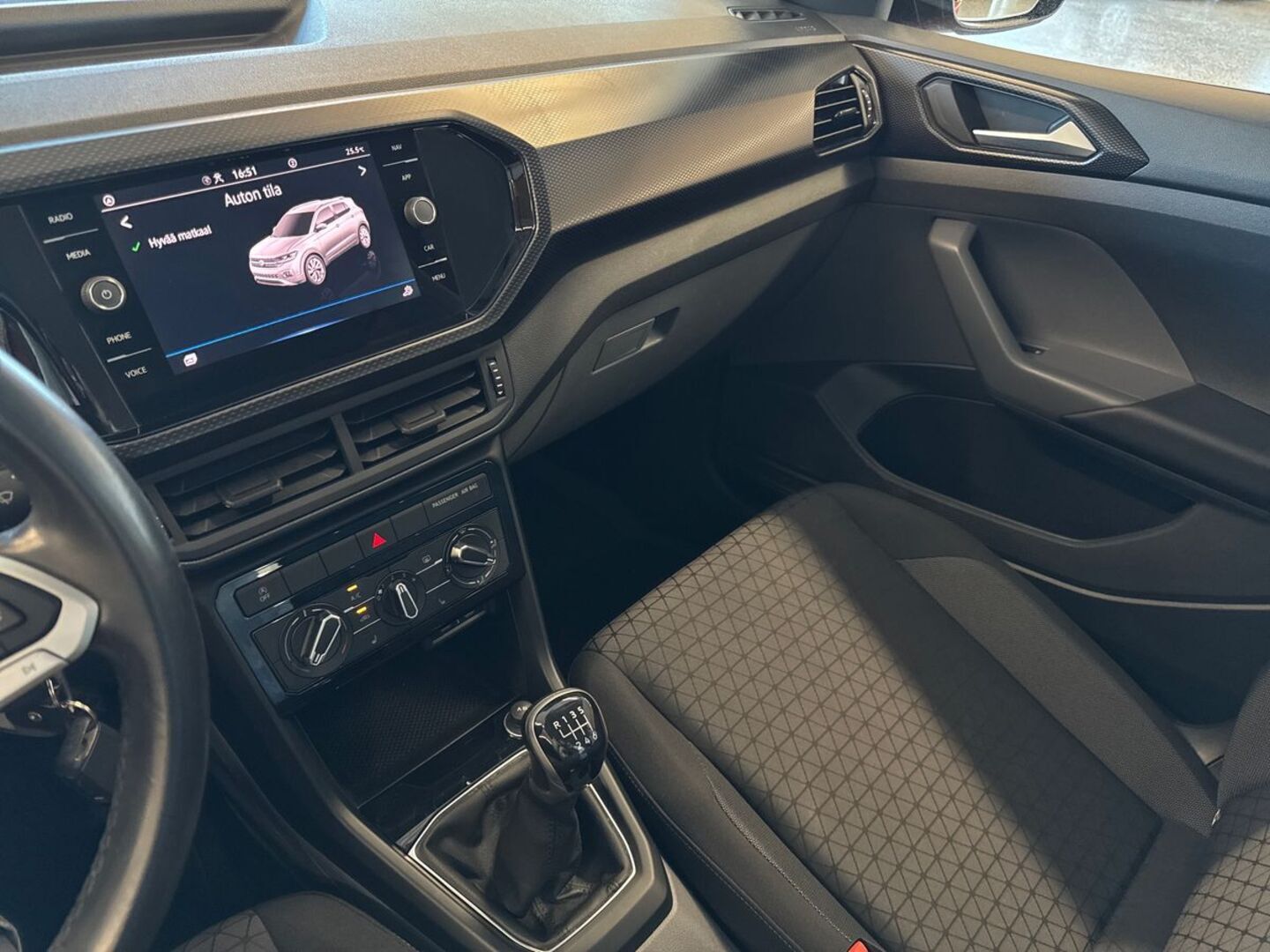 VOLKSWAGEN T-Cross 19