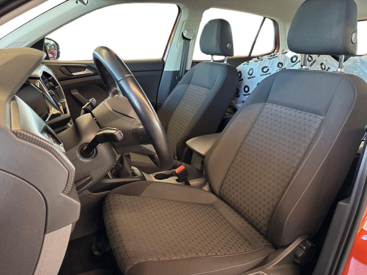 VOLKSWAGEN T-Cross 9