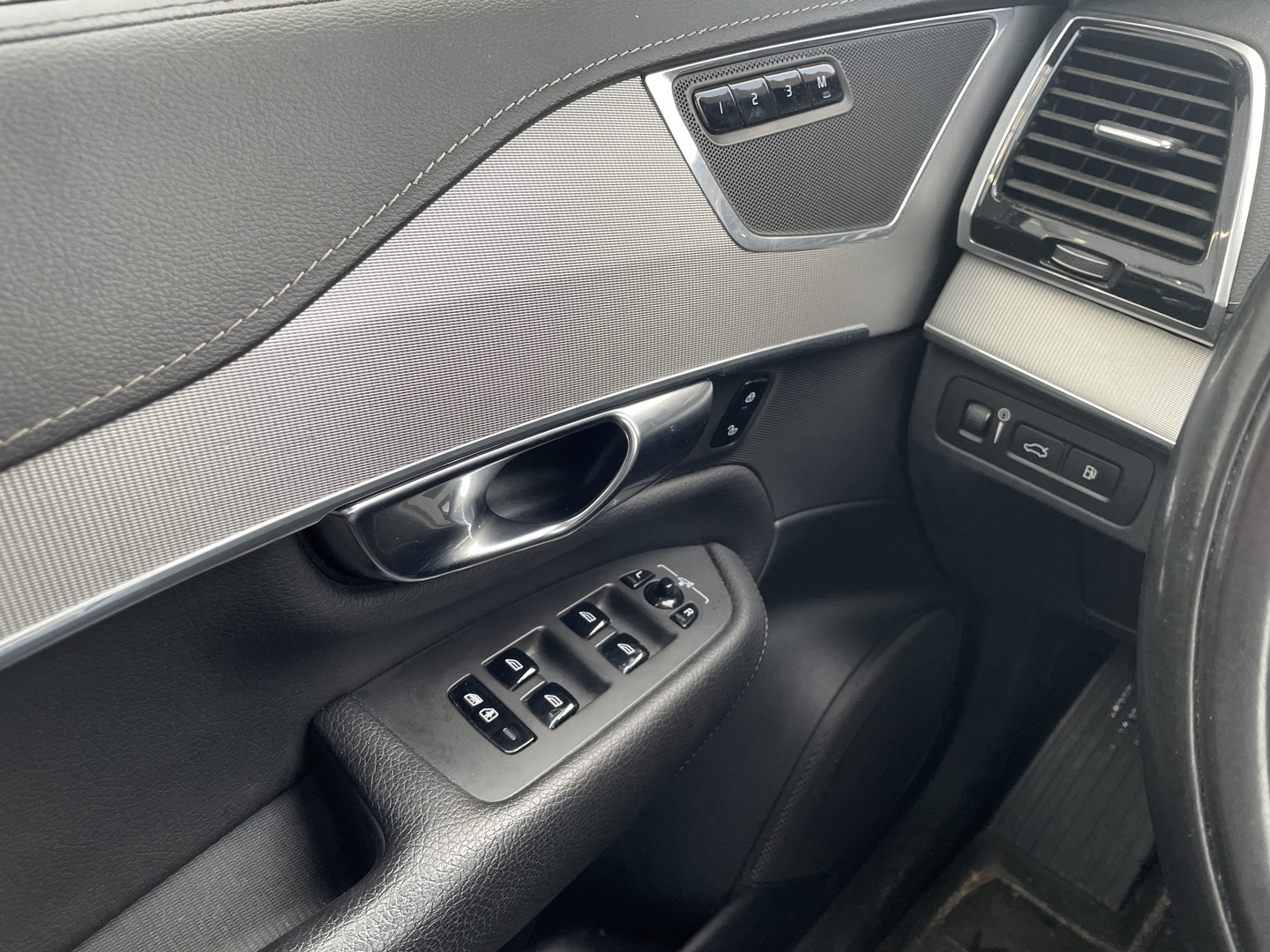 VOLVO XC90 2019