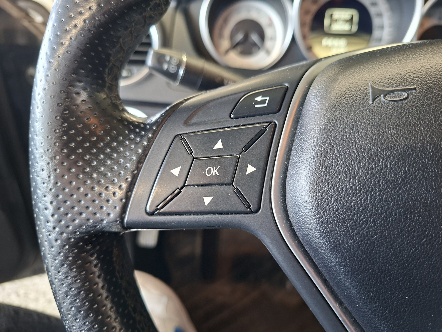 MERCEDES-BENZ C 2011