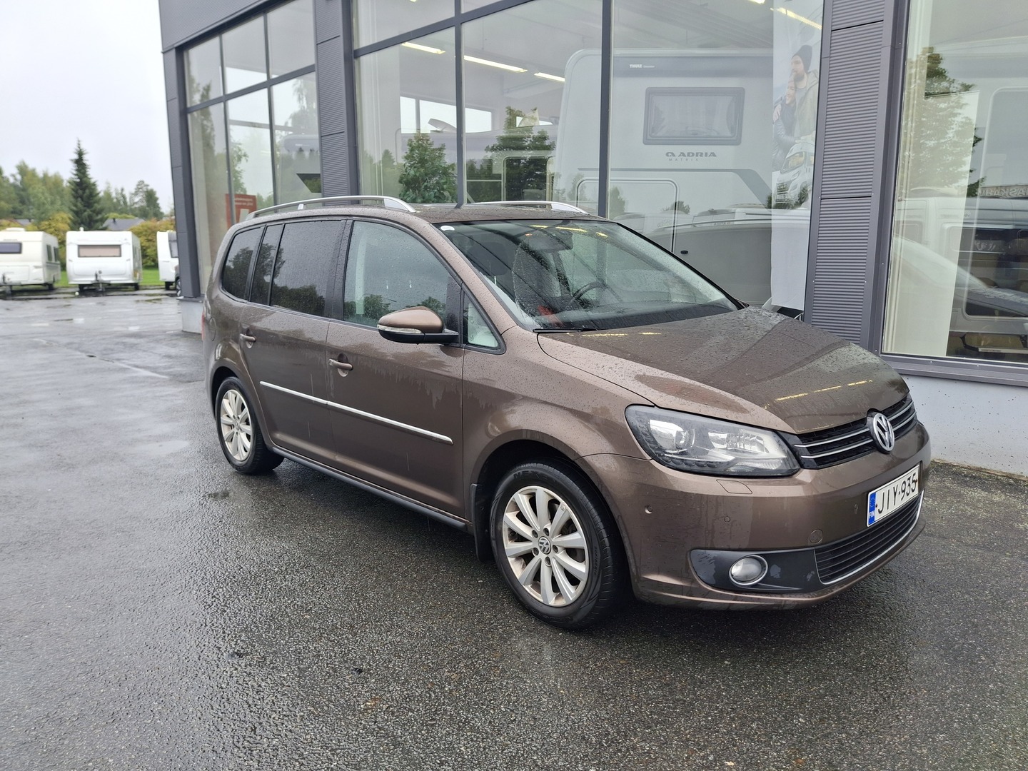 VOLKSWAGEN Touran 2013