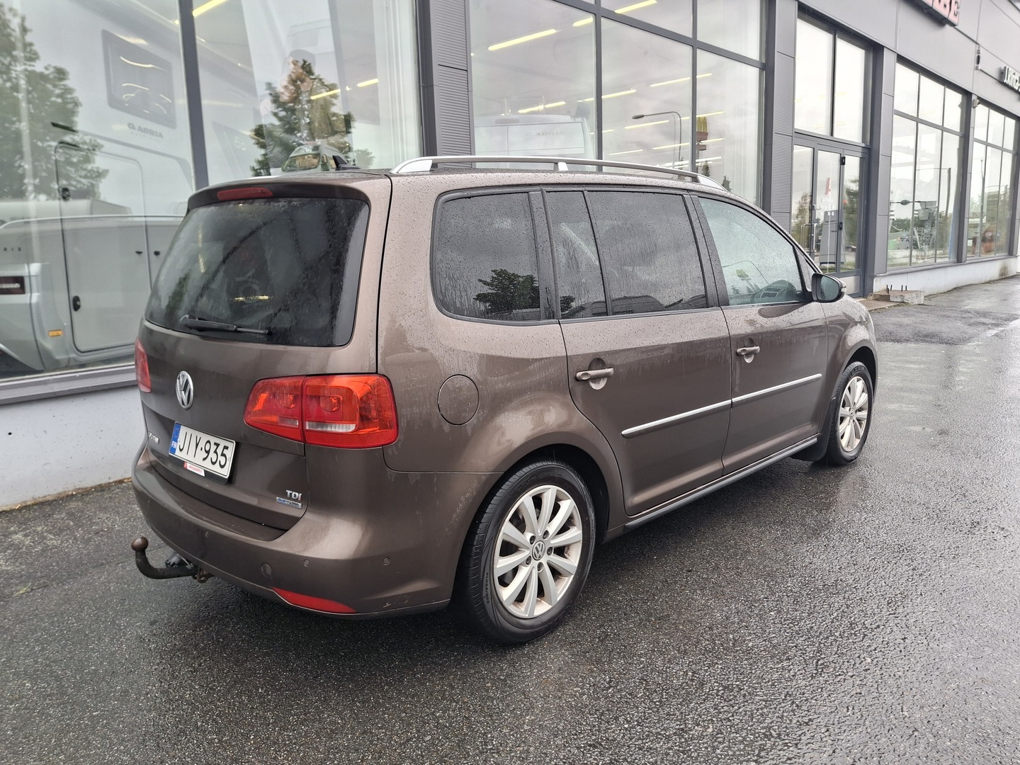 VOLKSWAGEN Touran 2013