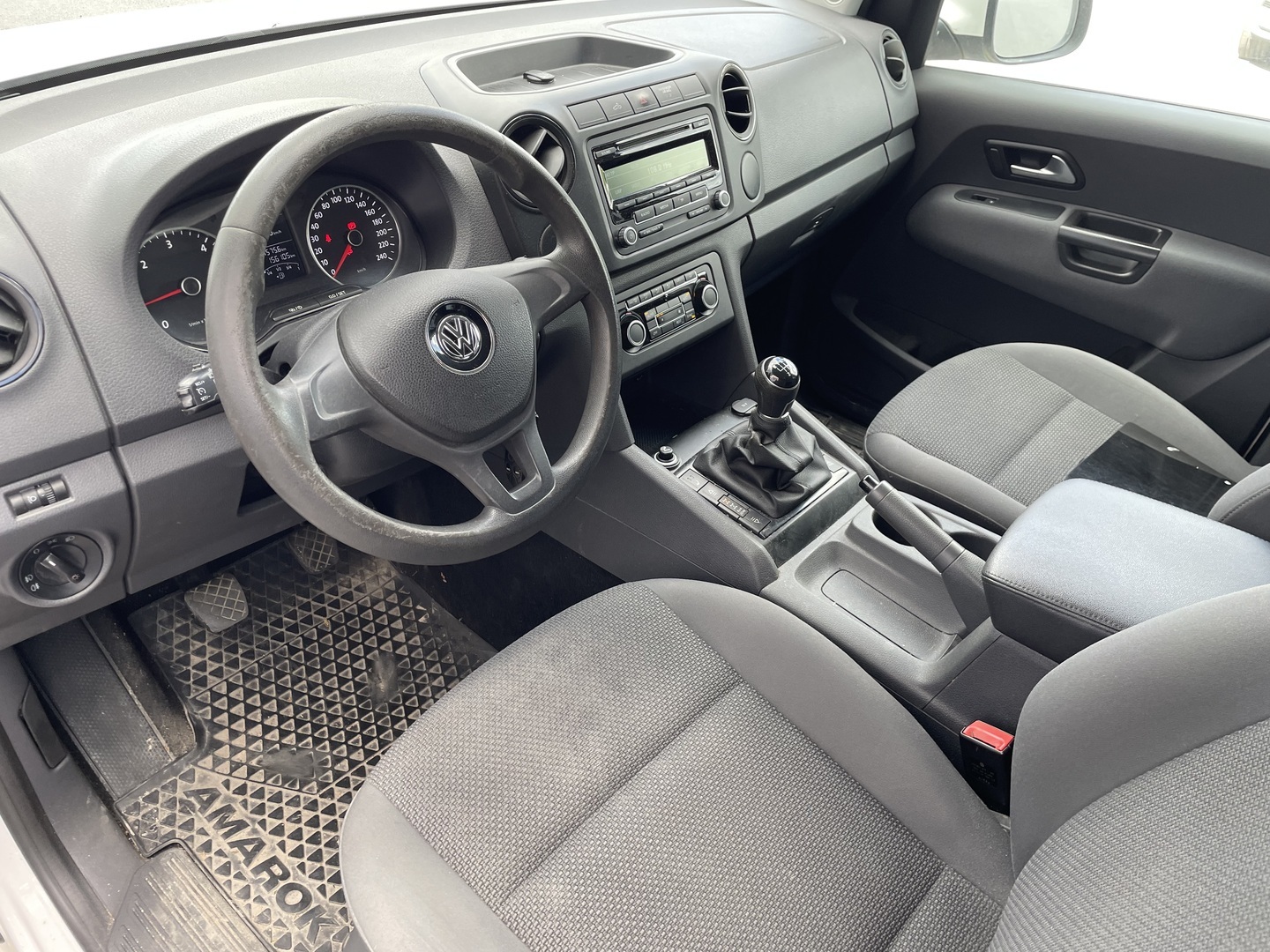 VOLKSWAGEN Amarok 2015