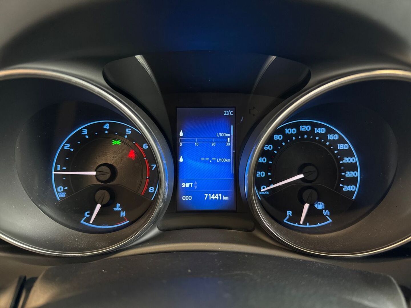 TOYOTA Auris 2017
