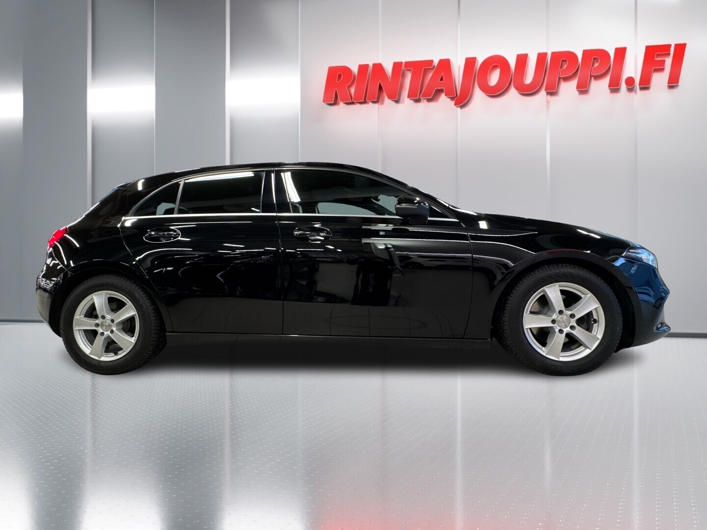 MERCEDES-BENZ A 2019