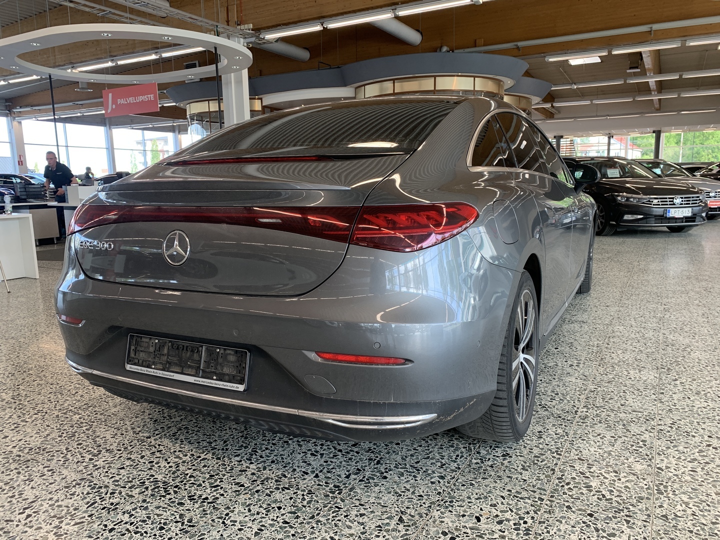 MERCEDES-BENZ EQE 2024